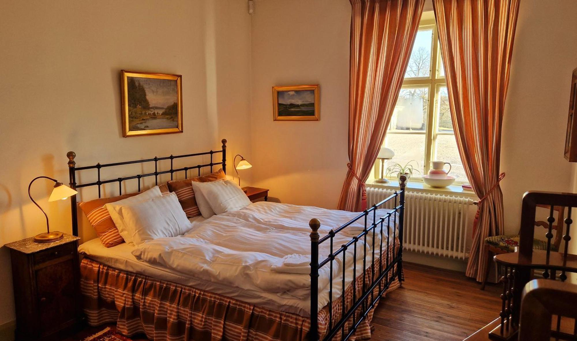 Hostal Naeaes Slott Floda  Exterior foto